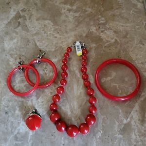 Necklace, earrings & Bracelet set